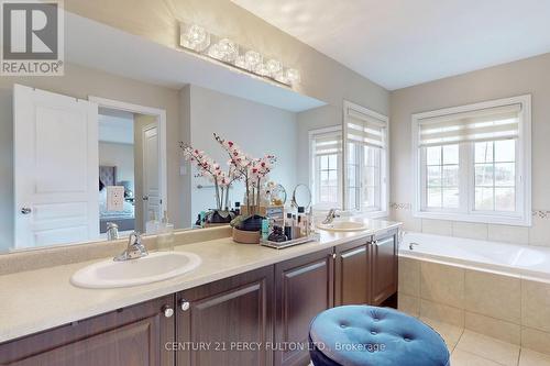 39 Jocada Court, Richmond Hill, ON - Indoor Photo Showing Bathroom