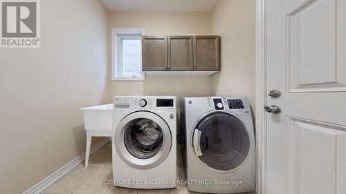 51 Philips Lake Court, Richmond Hill (Jefferson), ON - Indoor Photo Showing Laundry Room