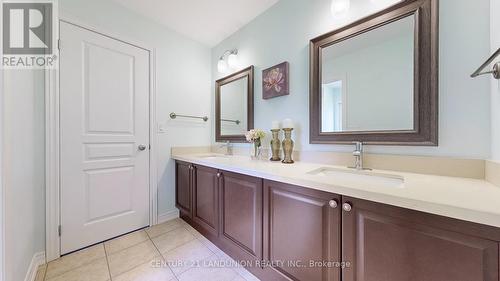 51 Philips Lake Court, Richmond Hill, ON - Indoor Photo Showing Bathroom