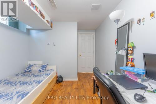 112 Cedarbrook Road, Brampton, ON - Indoor Photo Showing Bedroom