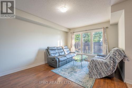 112 Cedarbrook Road, Brampton, ON - Indoor Photo Showing Living Room