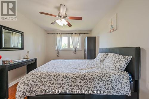 56 Courtleigh Square, Brampton, ON - Indoor Photo Showing Bedroom