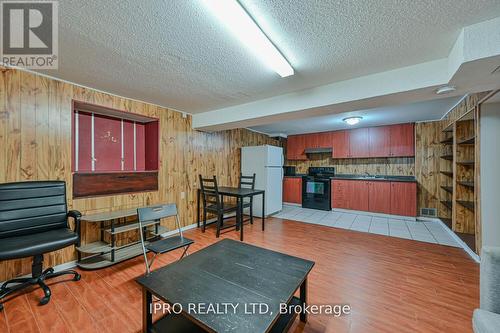 56 Courtleigh Square, Brampton, ON - Indoor Photo Showing Other Room