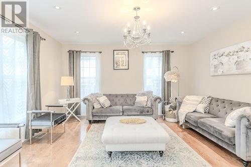 917 Whaley Way, Milton, ON - Indoor Photo Showing Living Room