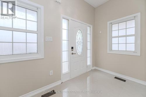 917 Whaley Way, Milton, ON - Indoor Photo Showing Other Room