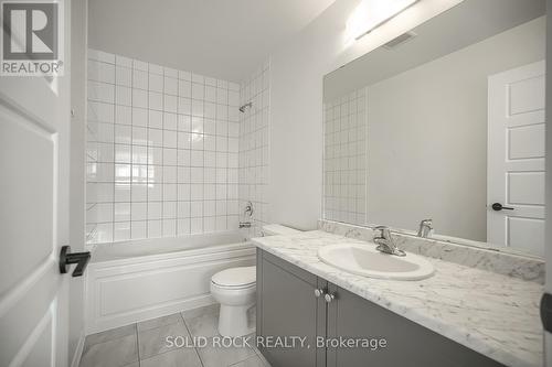 1 Allcroft Court, Hamilton, ON - Indoor Photo Showing Bathroom