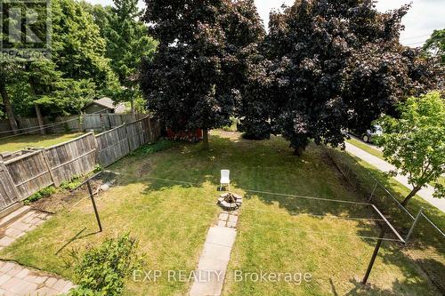 404 Lancaster Street W, Kitchener, ON - Indoor Photo Showing Kitchen With Double Sink