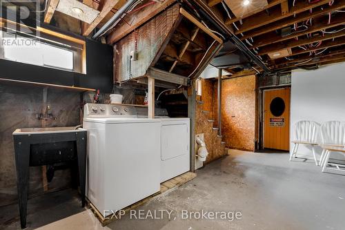 404 Lancaster Street W, Kitchener, ON - Indoor Photo Showing Laundry Room