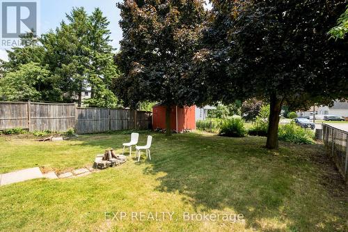 404 Lancaster Street W, Kitchener, ON - Outdoor With Backyard