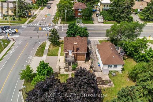 404 Lancaster Street W, Kitchener, ON - Outdoor