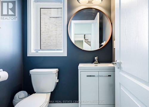 32 Jenkins Street, East Luther Grand Valley, ON - Indoor Photo Showing Bathroom