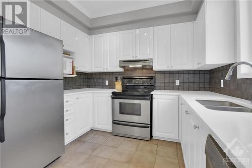 35 Briarway Private, Ottawa, ON - Indoor Photo Showing Kitchen With Double Sink