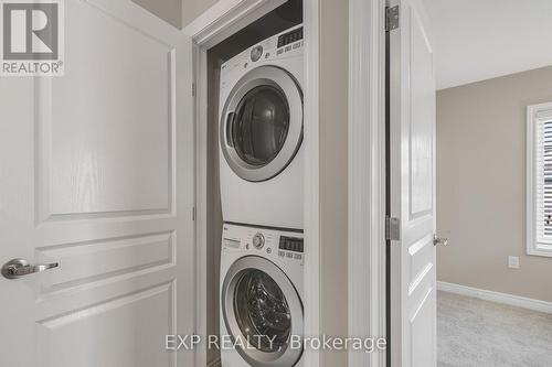 12 Oxfordshire Lane N, Kitchener, ON - Indoor Photo Showing Laundry Room