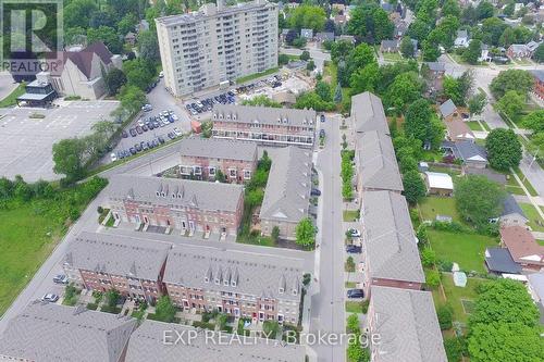 12 Oxfordshire Lane N, Kitchener, ON - Outdoor With View