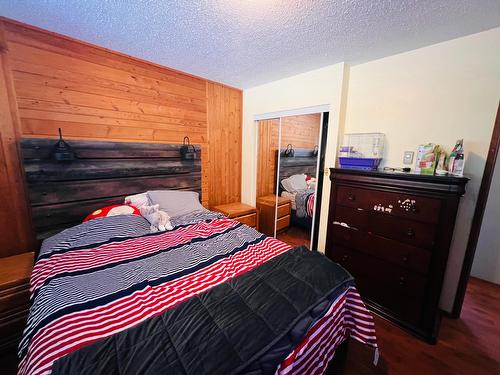 1706 10Th Avenue, Invermere, BC - Indoor Photo Showing Bedroom