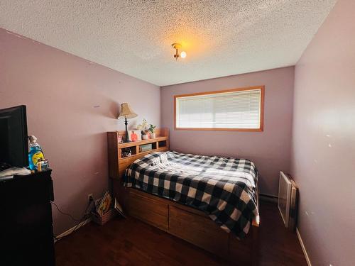 1706 10Th Avenue, Invermere, BC - Indoor Photo Showing Bedroom