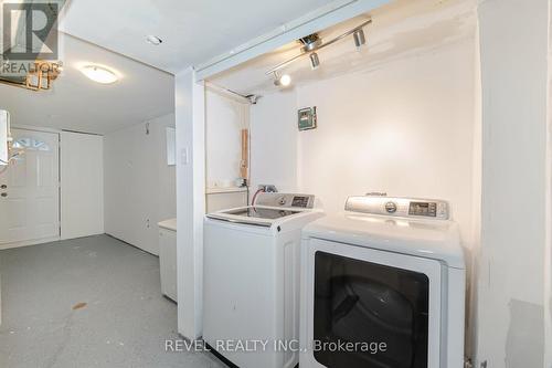 39 Edwin Drive, Brampton, ON - Indoor Photo Showing Laundry Room