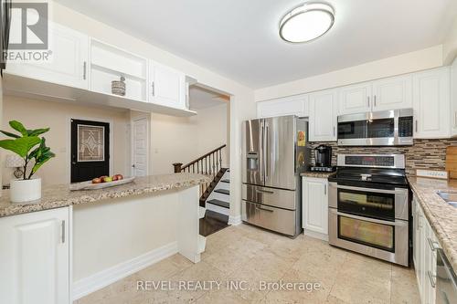 39 Edwin Drive, Brampton, ON - Indoor Photo Showing Kitchen