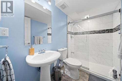 240 Par-La-Ville Circle, Ottawa, ON - Indoor Photo Showing Bathroom
