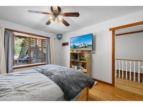 309 22Nd Avenue, Creston, BC - Indoor Photo Showing Bedroom