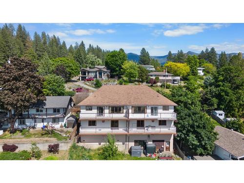 309 22Nd Avenue, Creston, BC - Outdoor With Facade