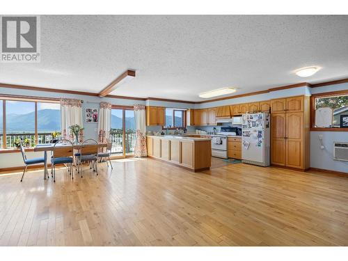 309 22Nd Avenue, Creston, BC - Indoor