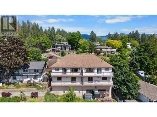 309 22Nd Avenue, Creston, BC - Outdoor With Facade