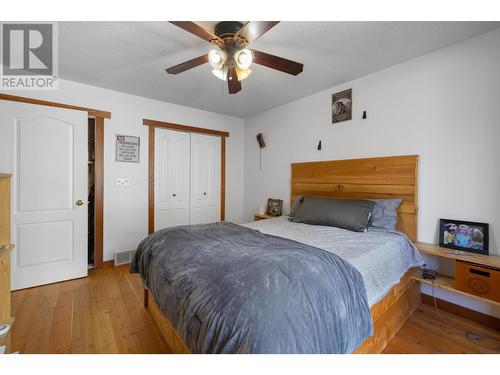 309 22Nd Avenue, Creston, BC - Indoor Photo Showing Bedroom