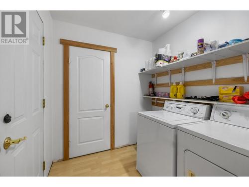 309 22Nd Avenue, Creston, BC - Indoor Photo Showing Laundry Room