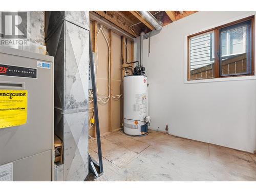 309 22Nd Avenue, Creston, BC - Indoor Photo Showing Basement