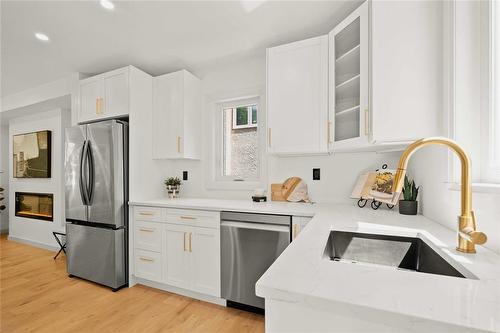 22 Balsam Place, Winnipeg, MB - Indoor Photo Showing Kitchen With Stainless Steel Kitchen With Upgraded Kitchen