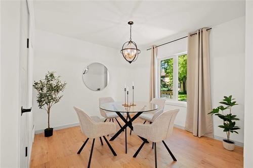 22 Balsam Place, Winnipeg, MB - Indoor Photo Showing Dining Room