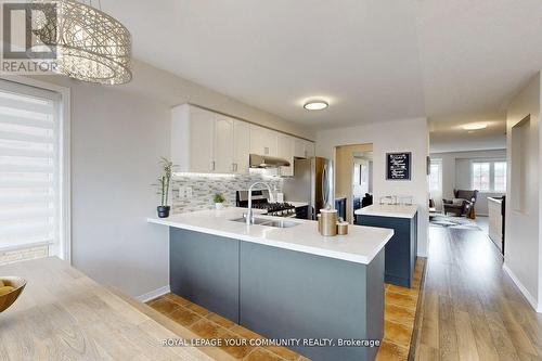 18 Albert Lewis Street, Markham (Cornell), ON - Indoor Photo Showing Kitchen With Double Sink