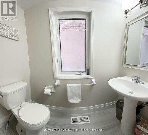 18 Albert Lewis Street, Markham (Cornell), ON - Indoor Photo Showing Bathroom