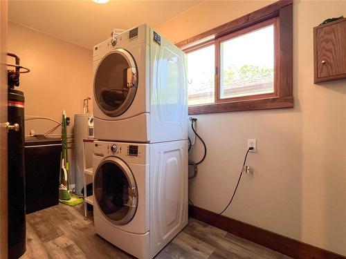 108043 Tower (24-8-19W S) Road, Brandon, MB - Indoor Photo Showing Laundry Room