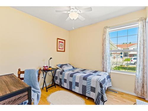 311 Dugan Street, Creston, BC - Indoor Photo Showing Bedroom