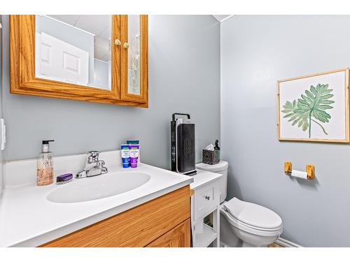 311 Dugan Street, Creston, BC - Indoor Photo Showing Bathroom