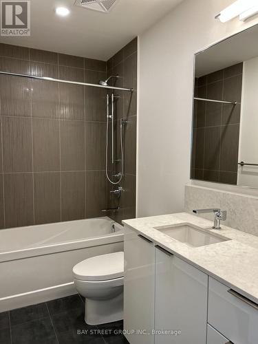 1502 - 28 Freeland Street, Toronto, ON - Indoor Photo Showing Bathroom