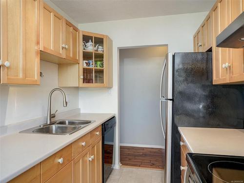 438 Burnside Rd West, Saanich, BC - Indoor Photo Showing Kitchen With Double Sink