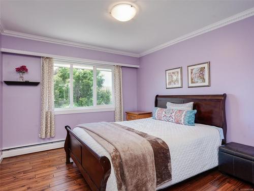 438 Burnside Rd West, Saanich, BC - Indoor Photo Showing Bedroom