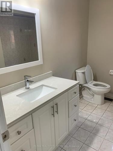 Upper - 7177 Village Walk E, Mississauga, ON - Indoor Photo Showing Bathroom