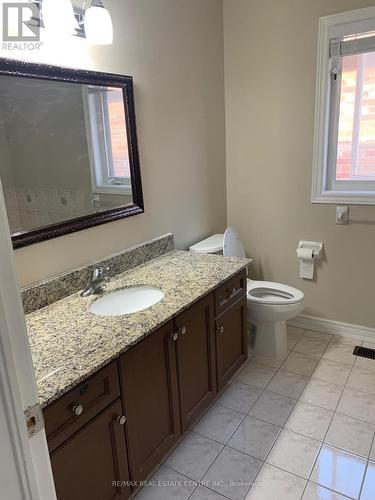 Upper - 7177 Village Walk E, Mississauga, ON - Indoor Photo Showing Bathroom