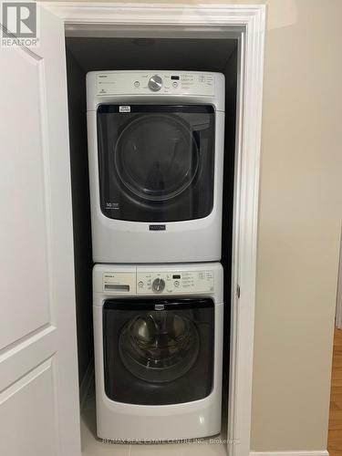 Upper - 7177 Village Walk E, Mississauga, ON - Indoor Photo Showing Laundry Room