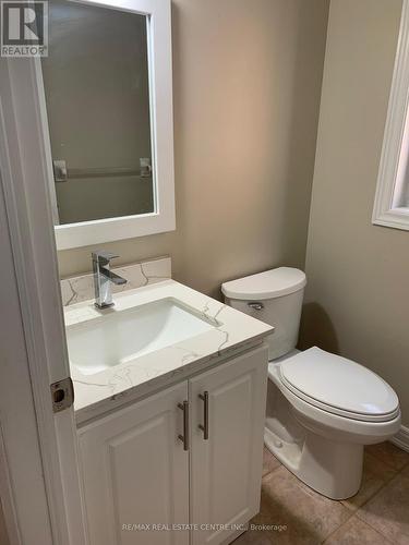 Upper - 7177 Village Walk E, Mississauga, ON - Indoor Photo Showing Bathroom