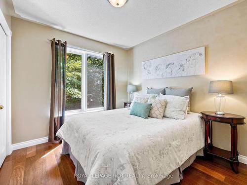 832 Boston Mills Rd, Caledon, ON - Indoor Photo Showing Bedroom