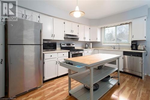 629 Lakelands Avenue, Innisfil, ON - Indoor Photo Showing Kitchen