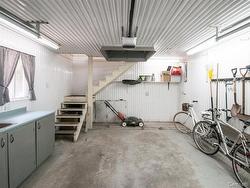 Garage - 