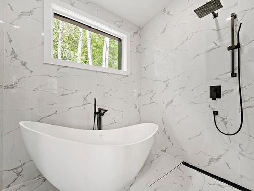 Salle de bains - 48 Rue Lookout, Morin-Heights, QC - Indoor Photo Showing Bathroom