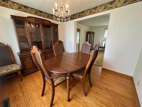 320 Leland Avenue S, Thunder Bay, ON - Indoor Photo Showing Dining Room