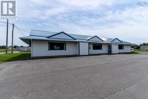 8946 Highway 1, Meteghan River, NS 